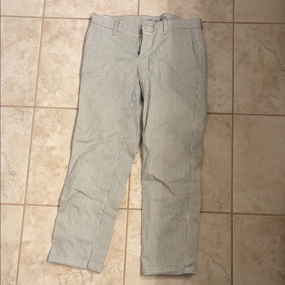 GAP Women's Pinstripe Capris in Gray and White